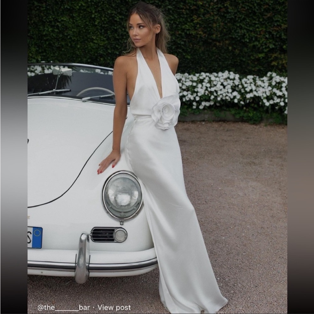 THE BAR Greyson Gown in Blanc, worn 1 time, great condition
